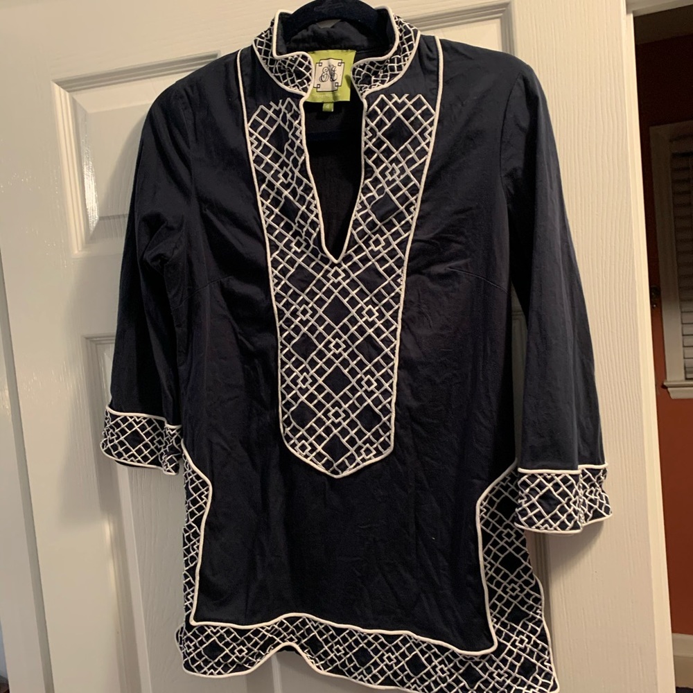 Elizabeth McKay size 4 tunic